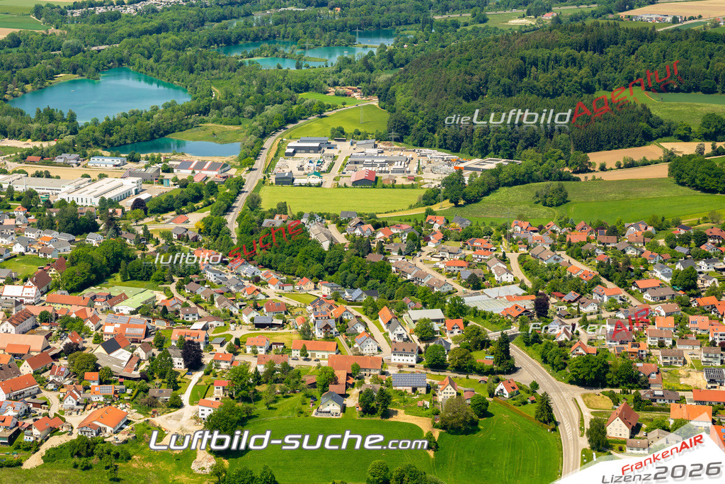 Das Luftbild zeigt  Kellmünz an der Iller - Die Luftaufnahme wurde 2023 vom UL-Flugzeug aus erstellt ( keine Drohne ) - Hochauflösende Luftaufnahme - Für grossformatige Ausdrucke geeignet. Die Geschenkidee !Mit Lizenz und Bildrechte bestellbar