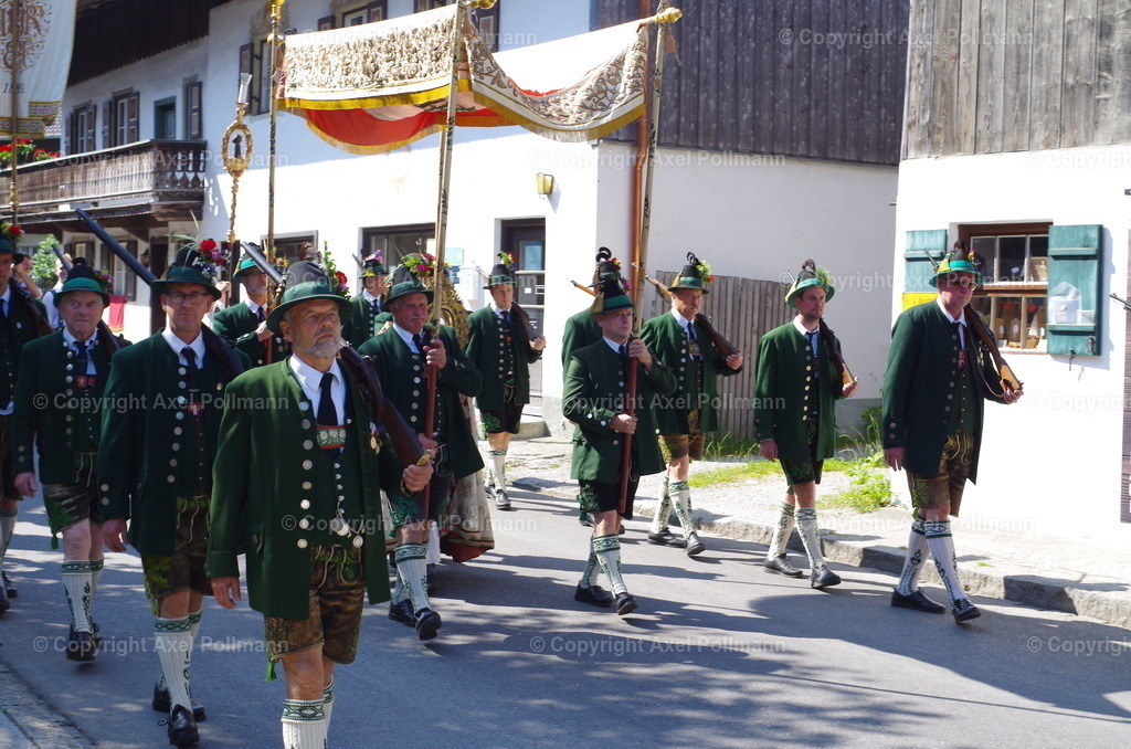 IMGP3796 | fotografiert von Axel PollmannLeonhardi Wallfahrt Benediktbeuern und Murnau, Fronleichnam, Fasching, Landschaft im Loisachtal und Benediktbeuern  - Realisiert mit Pictrs.com