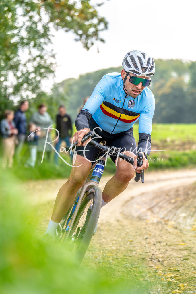 Ralf Eppink Photography 20251012_DSC03591 | Sportfotografie, Eventfotografie, Porträtfotografie, Radsport Fotograf, Triathlon Fotograf, Düsseldorf Fotograf, Köln Fotograf, Actionfotografie, Teamfotografie, Peoplefotografie, Business Portraits, Veranstaltungsfotografie, Reportagefotografie - Realisiert mit Pictrs.com