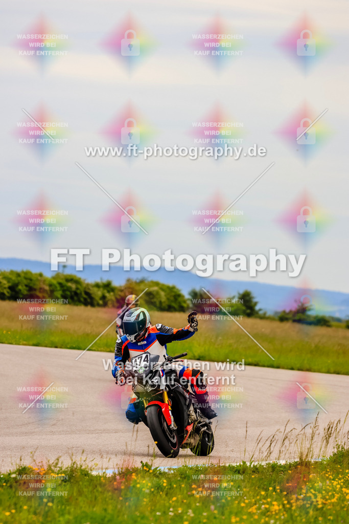 MotoTeam-2885 | Hier findet Ihr Bilder von Touristenfahrten auf der Nürburgring Nordschleife oder von anderen Veranstaltungen die ich besucht habe. Viel Spass beim Durch Schauen 