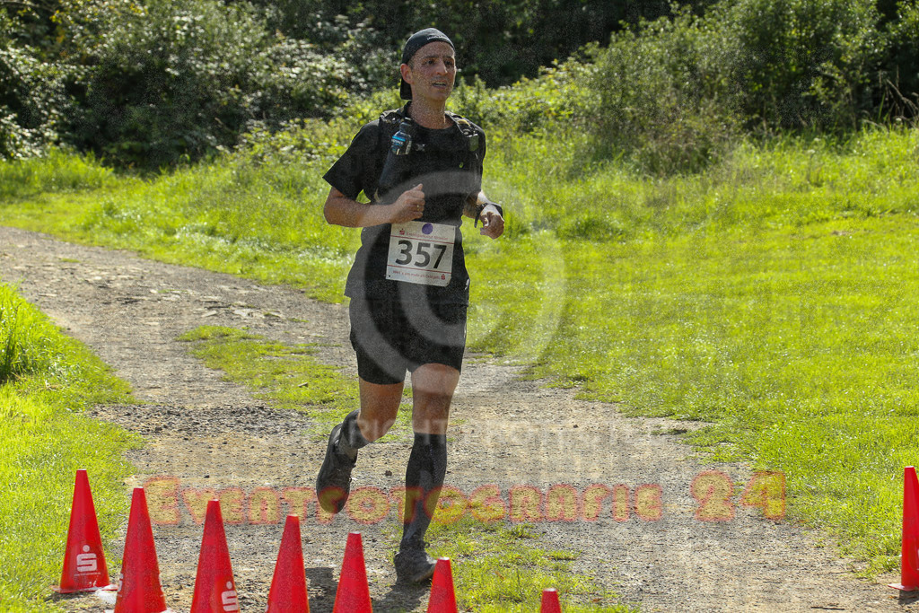 230826_1146_EX1_9790 | Sportfotografie im Rhein-Sieg Kreis, Köln, Bonn, NRW, Rheinland Pfalz, Hessen, etc. Unser Tätigkeitsfeld umfasst den Laufsport vom Volkslauf über den Marathon, Duathlon, Triathon bis zum Ultralauf wie Kölnpfad Ultra oder Schindertrail.