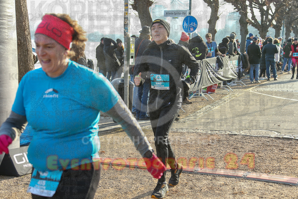 241231_1210_EX1_4280 | Sportfotografie im Rhein-Sieg Kreis, Köln, Bonn, NRW, Rheinland Pfalz, Hessen, etc. Unser Tätigkeitsfeld umfasst den Laufsport vom Volkslauf über den Marathon, Duathlon, Triathon bis zum Ultralauf wie Kölnpfad Ultra oder Schindertrail.