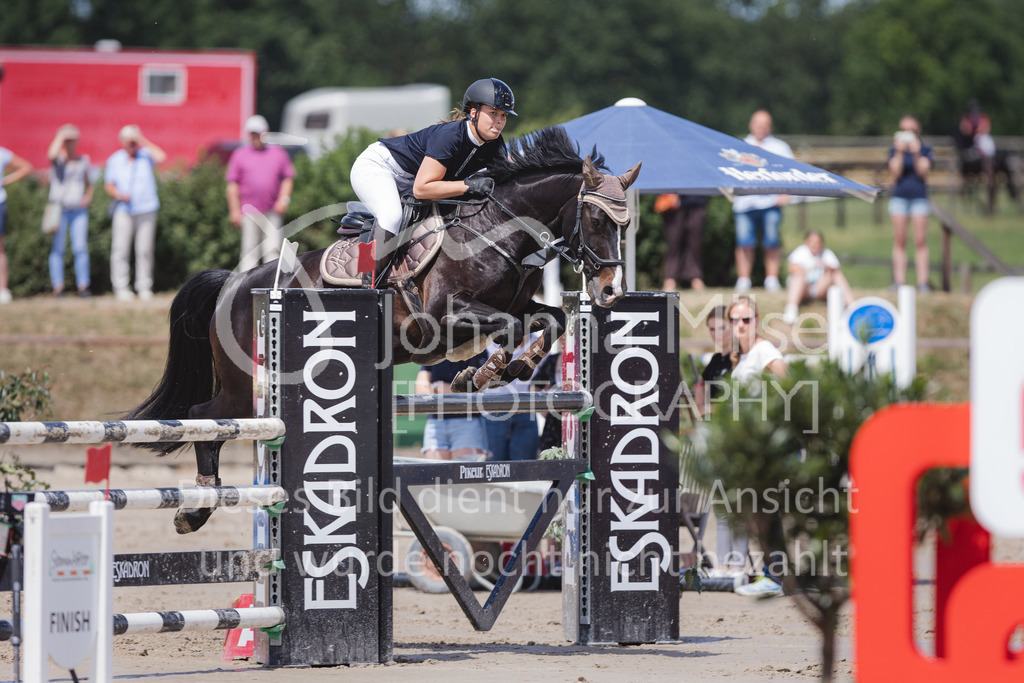 220612_LüPfSpTa_Punkte-L-527 | Lützower Pferdesporttage
Punktespringprüfung Kl.L mit Joker geschlossen
12.06.2022