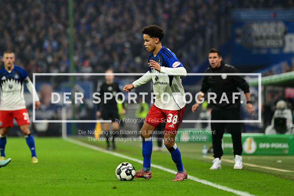 Fußball I Herren I Saison 2025-2026 I DFB-Pokal I Achtelfinale I Hamburger SV - Holstein Kiel I 39360 | Alexander Rossing-Lelesiit (38, Hamburger SV) - Realisiert mit Pictrs.com