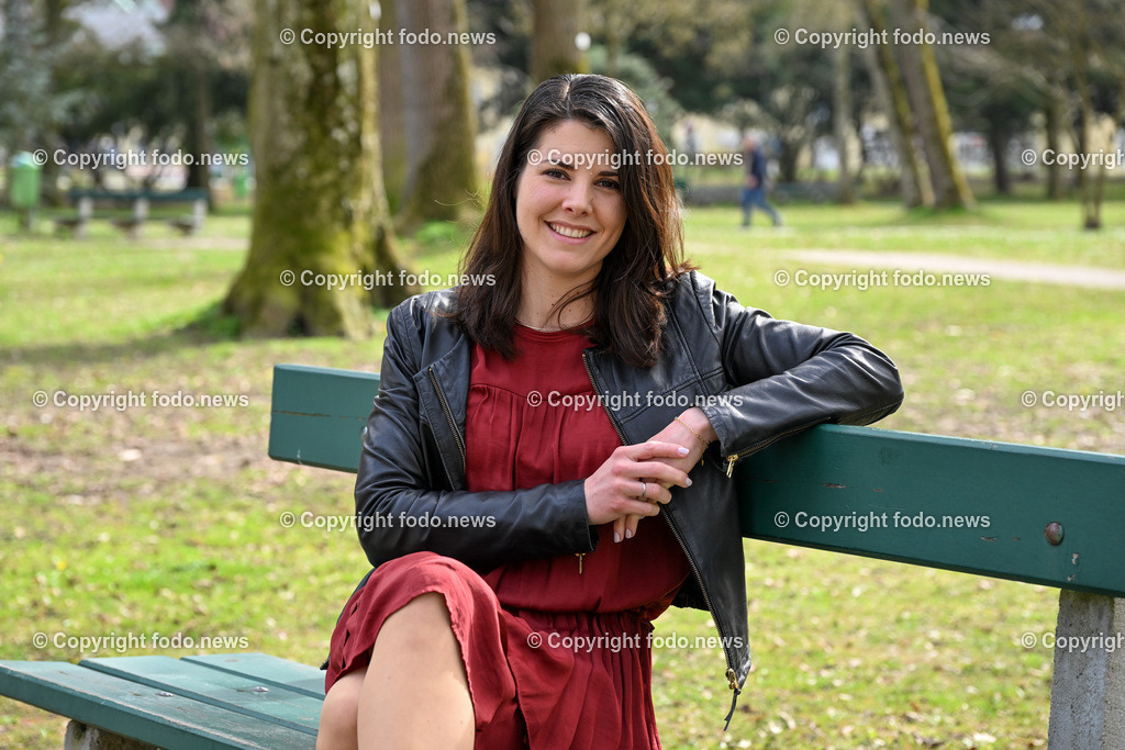 JKU_ Anna Hössinger-Kalteis_ Sub Auspiciis_ 23.03.2023-12 | 23.01.2023, Johannes Kepler Universitaet Linz, AUT, JKU, Anna Hoessinger-Kalteis, Sub Auspiciis, im Bild Anna Hoessinger-Kalteis mit Ehemann Paul