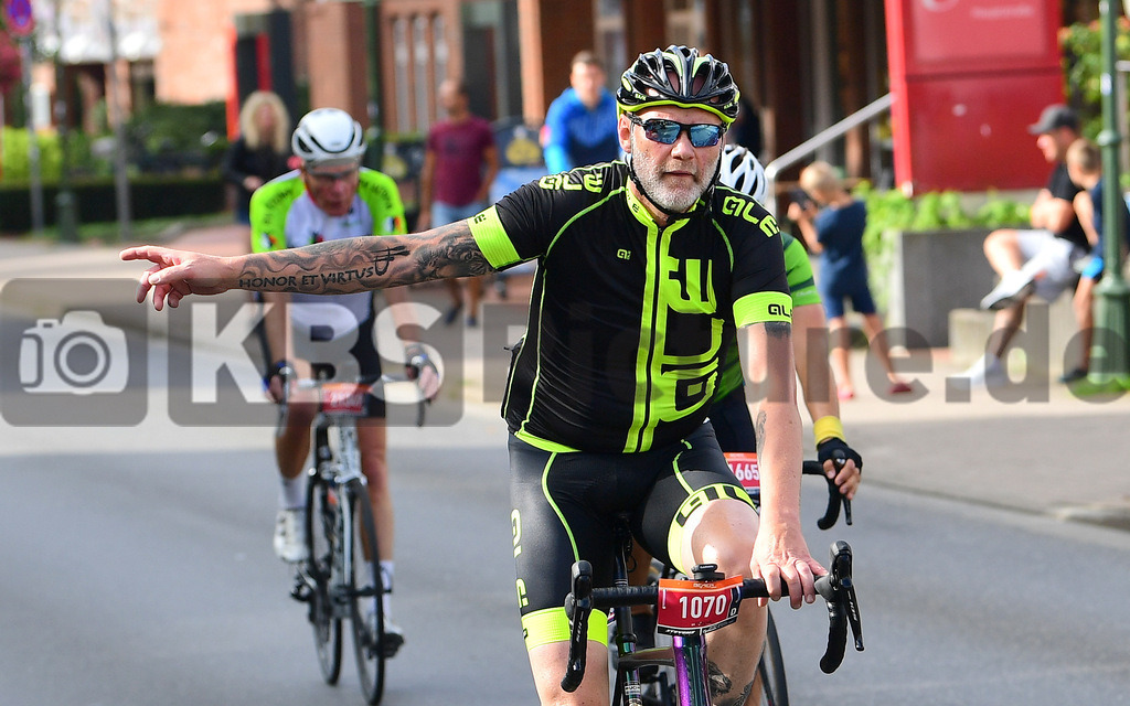 KBS Picture_Cyclassics-Hamburg2023_200823_041 | Cyclassics auf der Hauptstrasse in Rellingen ,Bemer Cyclassics Hamburg Radrennen 2023 , Durch Hamburg und Schleswig-Holsten ,UCI-WorldTour-Rennen Profi-Elite Herren ca.200KM , Amateurradfahrer Jedermann Rennen 60KM ,Amateurradfahrer Jedermann Rennen 100KM , - Realisiert mit Pictrs.com