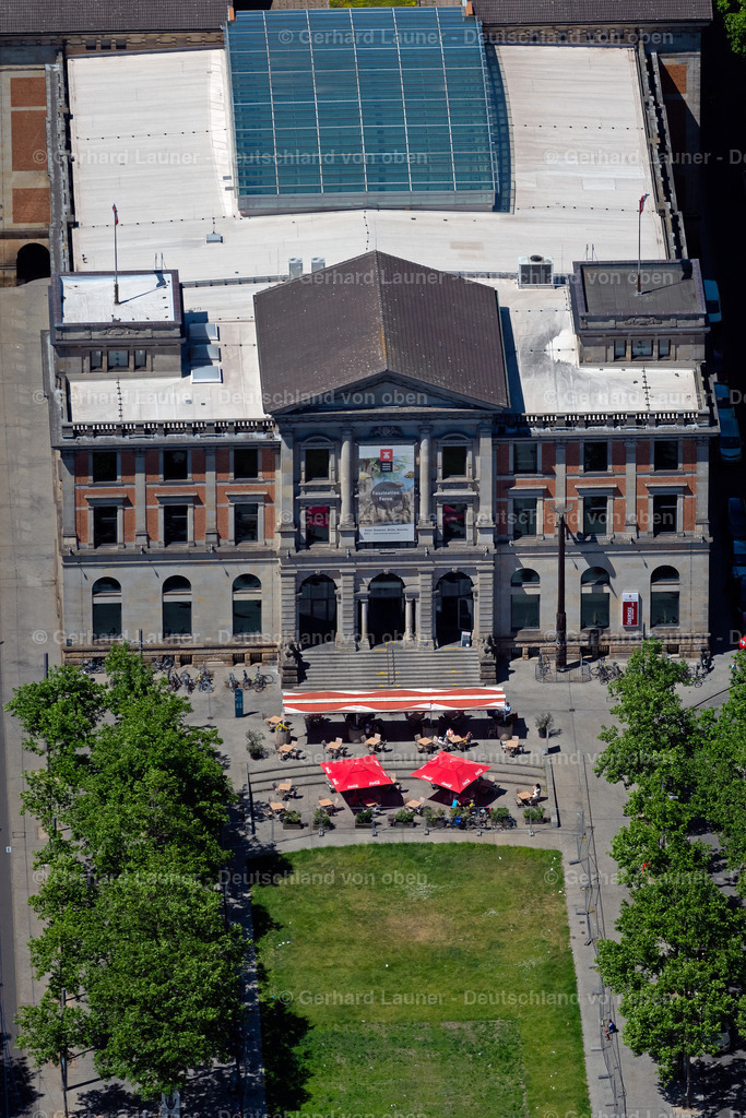 4029228 | BREMEN 01.06.2020 Gleisverlauf und Gebäude des Hauptbahnhofes " Hertz Hauptbahnhof Bremen " am Bahnhofsplatz im Ortsteil Bahnhofsvorstadt in Bremen, Deutschland. Im Vordergrund die Baustelle Bürogebäude des Verwaltungs- und Geschäftshauses City Gate Bahnhofstraße Ecke Herdentorsteinweg - Bahnhofsplatz. Weiterführende Informationen bei: Achim Griese Treuhandgesellschaft mbH,  Deutsche Bahn AG,  Hertz Autovermietung GmbH,  KoHa Bauausführungen und Immobilien GmbH,  MAX DUDLER ARCHITEKTEN AG. // Track progress and building of the main station of the railway " Hertz Central Station Bremen " on Bahnhofsplatz in the district Bahnhofsvorstadt in Bremen, Germany. Further information at: Achim Griese Treuhandgesellschaft mbH,  Deutsche Bahn AG,  Hertz Autovermietung GmbH,  KoHa Bauausfuehrungen und Immobilien GmbH,  MAX DUDLER ARCHITEKTEN AG. Foto: Gerhard Launer