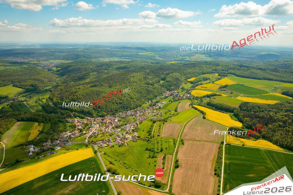 Das Luftbild zeigt : Stralsbach Burkardroth - Die Luftaufnahme wurde 2024 vom UL-Flugzeug aus erstellt ( keine Drohne ) - Hochauflösende Luftaufnahme - Für grossformatige Ausdrucke geeignet. Die Geschenkidee !Mit Lizenz und Bildrechte bestellbar
