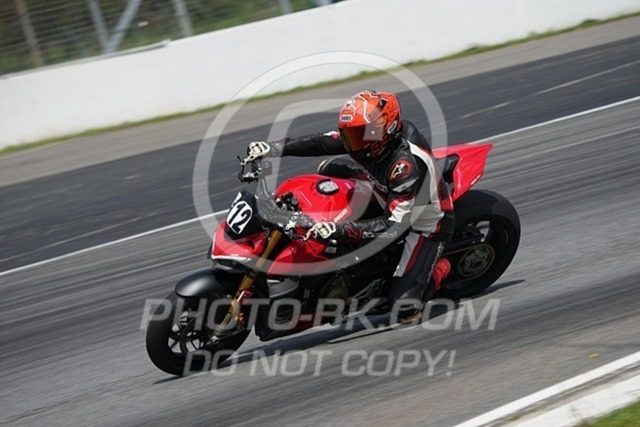 2024_08_05_PBK_13429 | Sportfotografie; SlowMotion; Video; Rennstrecke; Hafeneger; Speer; Racing; RSE; BMW; CBO; Trackday; Motorsportarena; Hockenheimring; Brno; Most; Barcelona; Valencia