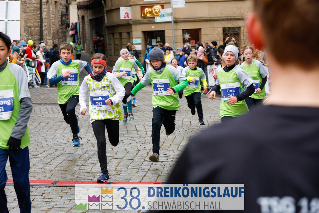 1700m Stadtwerke Jugendlauf | 3 Koenigslauf 2024 1700m Stadtwerke Jugendlauf - Realisiert mit Pictrs.com