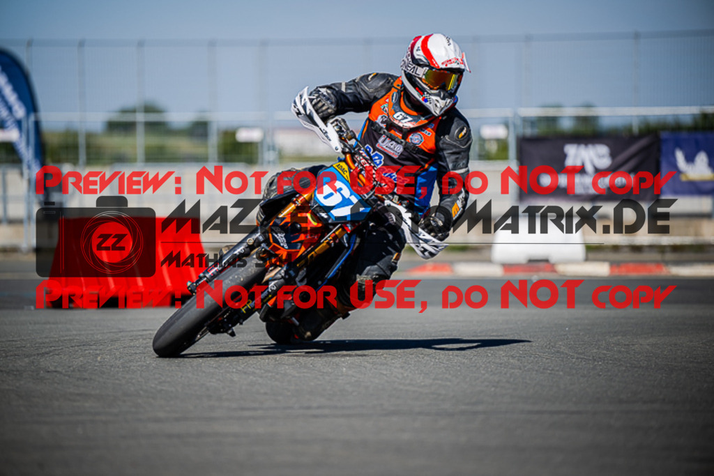 MaZZes_FotoMatrix_220903_0636 | UE40