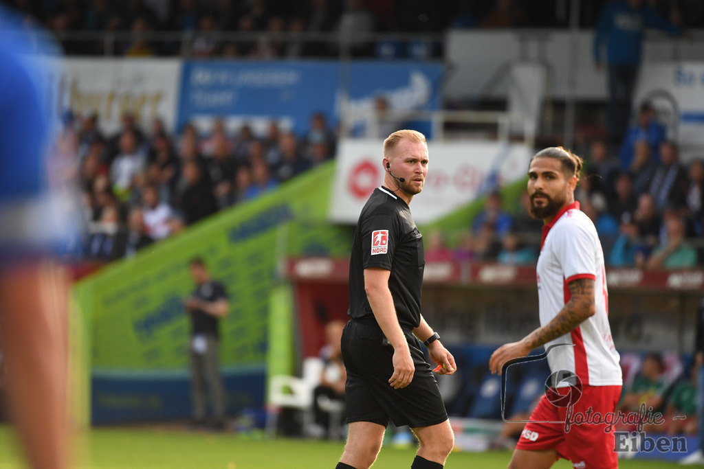 SV Meppen-VfB Lübeck | Herren Regionalliga Nord; SV Meppen (blau)-VfB Lübeck (weiß) am 01.08.2025 in Meppen (Hänsch-Arena), Photo: Philip Eiben 2025 - Realisiert mit Pictrs.com