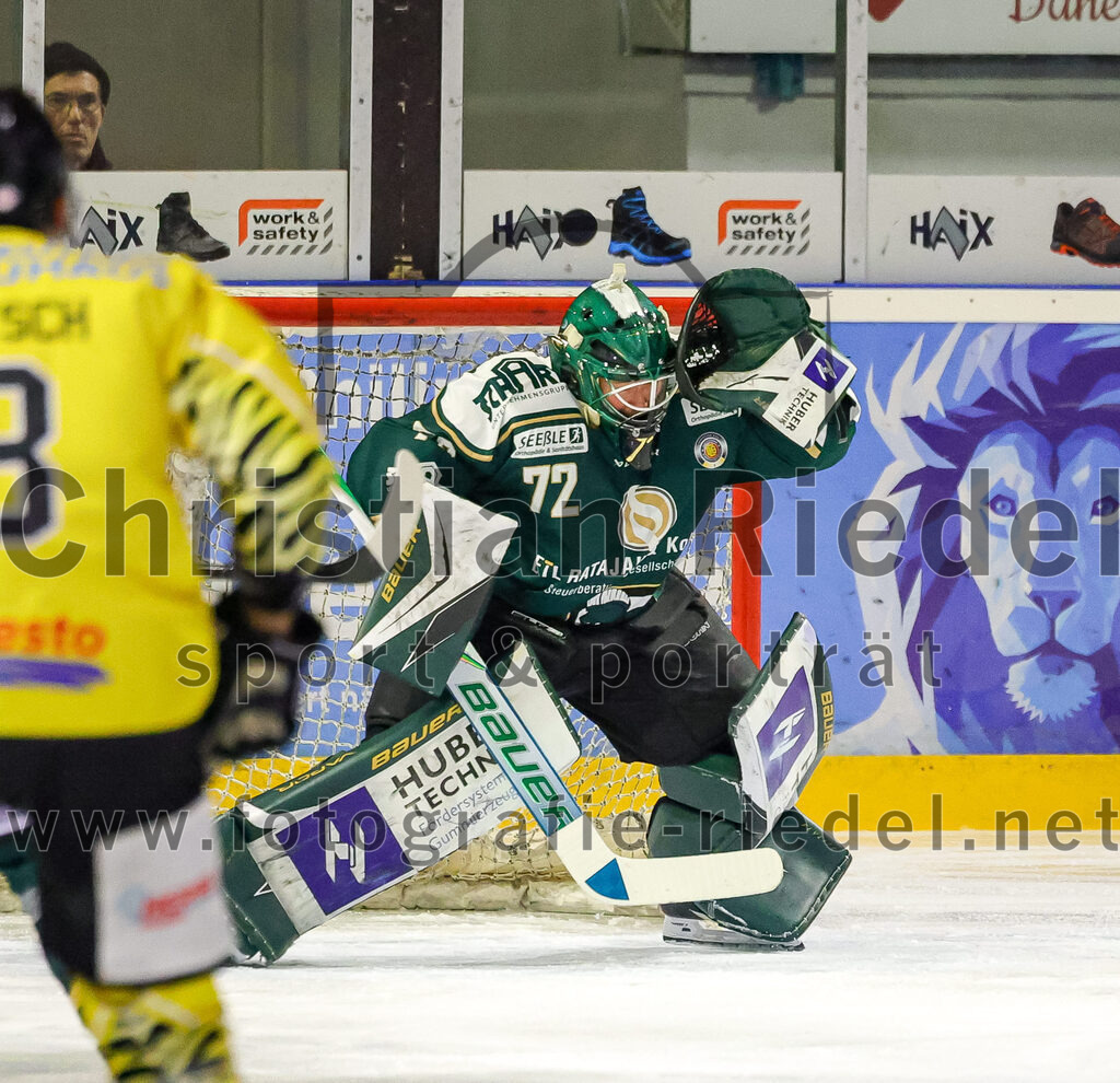 2025-12-28_128_TSV_Erding_gegen_onesto_Tigers_Bayreuth | Erding, Deutschland, 28.12.2025:Eishockey, Oberliga Süd 2025 / 2026, 31. Spieltag, TSV Erding gegen onesto Tigers Bayreuth, Endergebnis: 6:5 n.V.Torwart David Zabolotny (Erding Gladiators, #72)Foto: Christian Riedel / fotografie-riedel.net