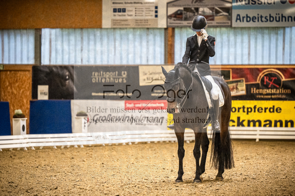 DOS_1459 | Entdecke hochwertige Reitturnierfotos von Foto Oger. Professionell, emotional und authentisch – jetzt Lieblingsmomente im Shop bestellen.Deutschlandweite Turnierfotografie. - Realisiert mit Pictrs.com