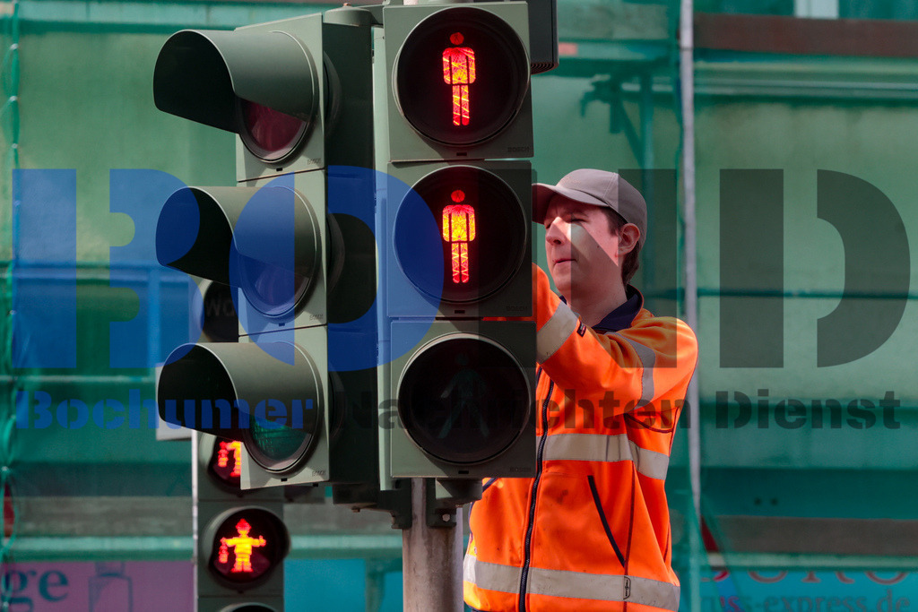Bergmann-Ampel vor dem Deutschen Bergbaumuseum {date} -  | {headline}



(Foto: Sebastian Sendlak / BOND)

 - Realisiert mit Pictrs.com