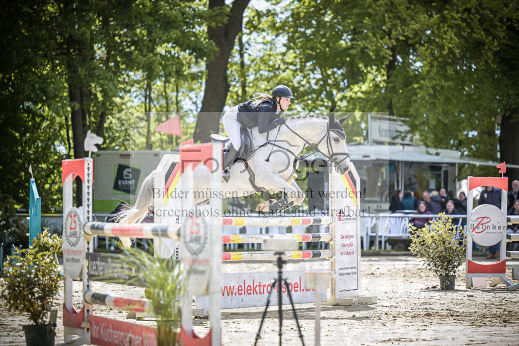 DOS_7723 | Entdecke hochwertige Reitturnierfotos von Foto Oger. Professionell, emotional und authentisch – jetzt Lieblingsmomente im Shop bestellen.Deutschlandweite Turnierfotografie. - Realisiert mit Pictrs.com