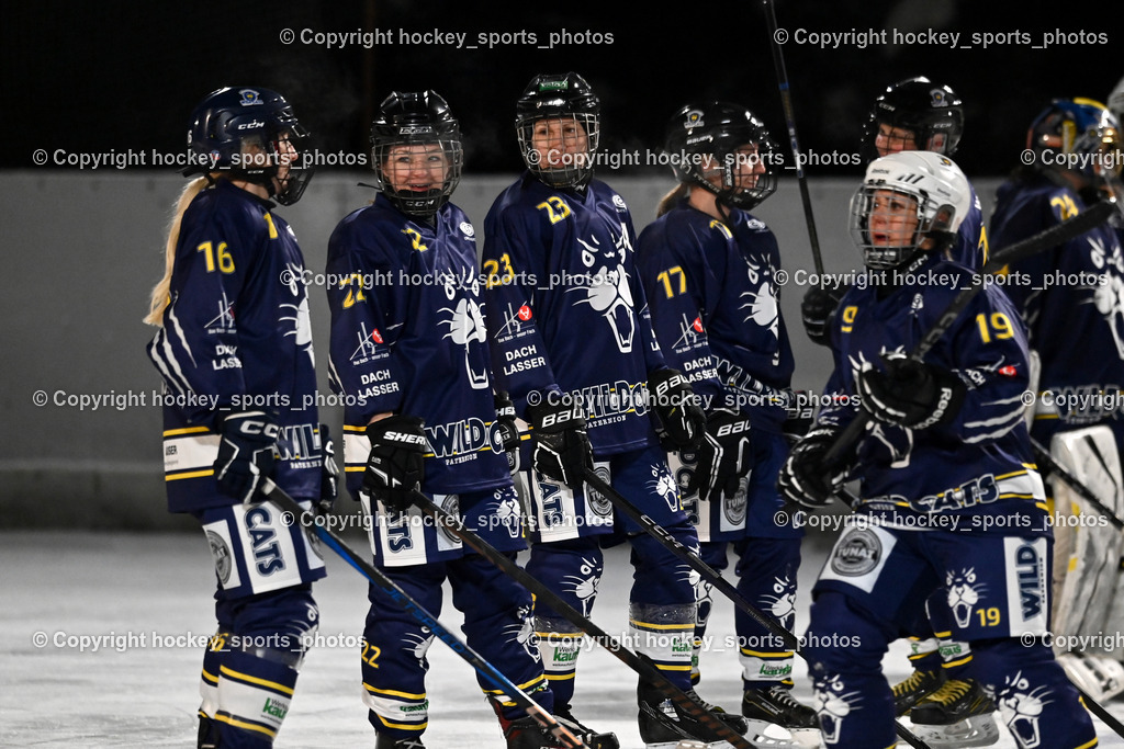 Wildcats Paternion vs. Unicorns Steindorf | Mannschaft Wildcats Paternion, #16 Anton Sandra WILDCATS PATERNION, #22 Oberrauner Franziska WILDCATS PATERNION, #23 Stuppnig Iris WILDCATS PATERNION, #17 Kleindienst-Anton Anita WILDCATS PATERNION, #19 Knes Julia WILDCATS PATERNION, Wildcats Paternion vs. Unicorns Steindorf, Wildcats Paternion vs. Unicorns Steindorf am 02.01.2026 in Paternion (Eislaufplatz Paternion), Austria, (Photo by Bernd Stefan)