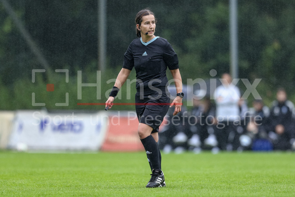 Fussball, Testspiel Frauen, Hamburger SV - FC Viktoria Berlin | Schiedsrichterin Jana Teipelke