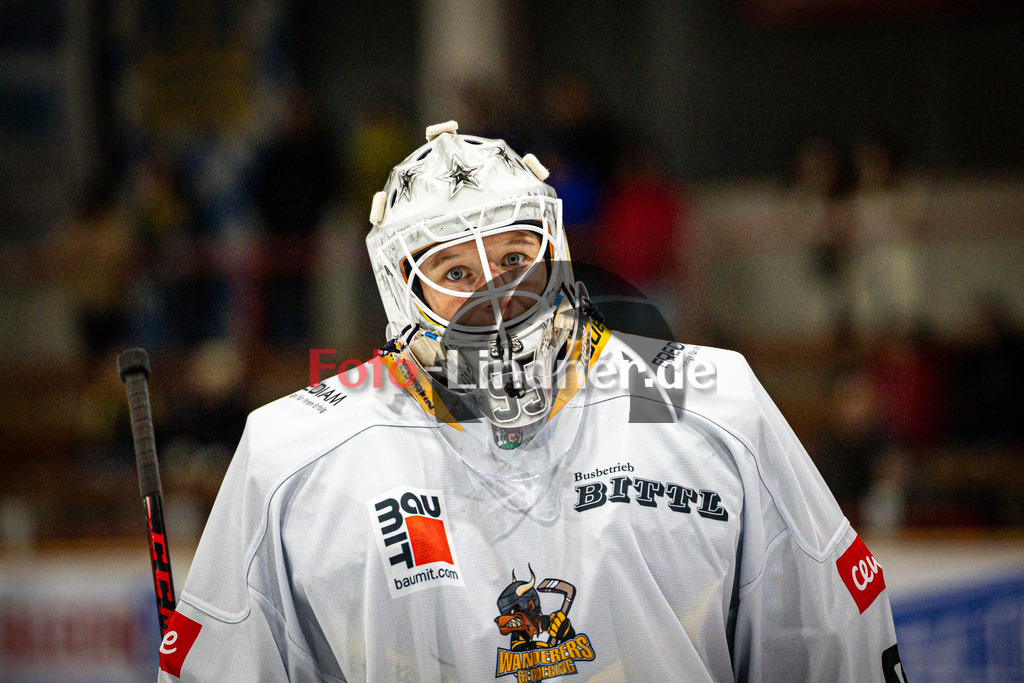 SC Forst NATURE BOYS gegen WANDERERS Germering | Eishockey Landesliaga Herren Gruppe A 2024/2025, SC Forst NATURE BOYS gegen WANDERERS Germering, 20241025,Portrait Franziska ALBL (WANDERERS Germering Goali 95), Freisteller,2024-10-25 in Peißenberg (Eisstadion Peißenberg), Franziska ALBL (WANDERERS Germering Goali 95)Copyright: WolfgangxLindner www.foto-lindner.de