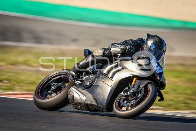 0211-260526NBR-002_211 | Deine Full-Service-Agentur für ✔️Videoproduktionen und ✔️Motorsportfotografie Jetzt Angebot anfragen!