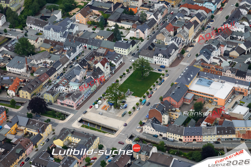 Die Luftaufnahme Maxplatz - Rehau wurde vom UL-Flugzeug (keine Drohne) aus fotografiert.Hohe Druck- Auflösung-die Geschenkidee!
