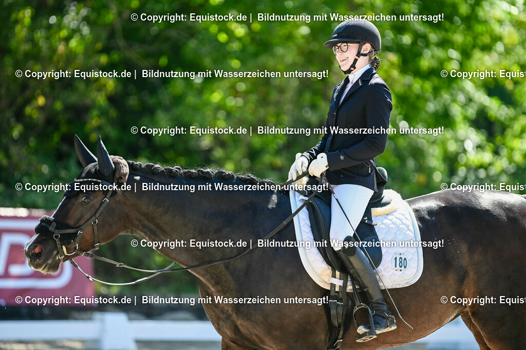 20230908_06_Dressur-L-Trense_0599 | equistock