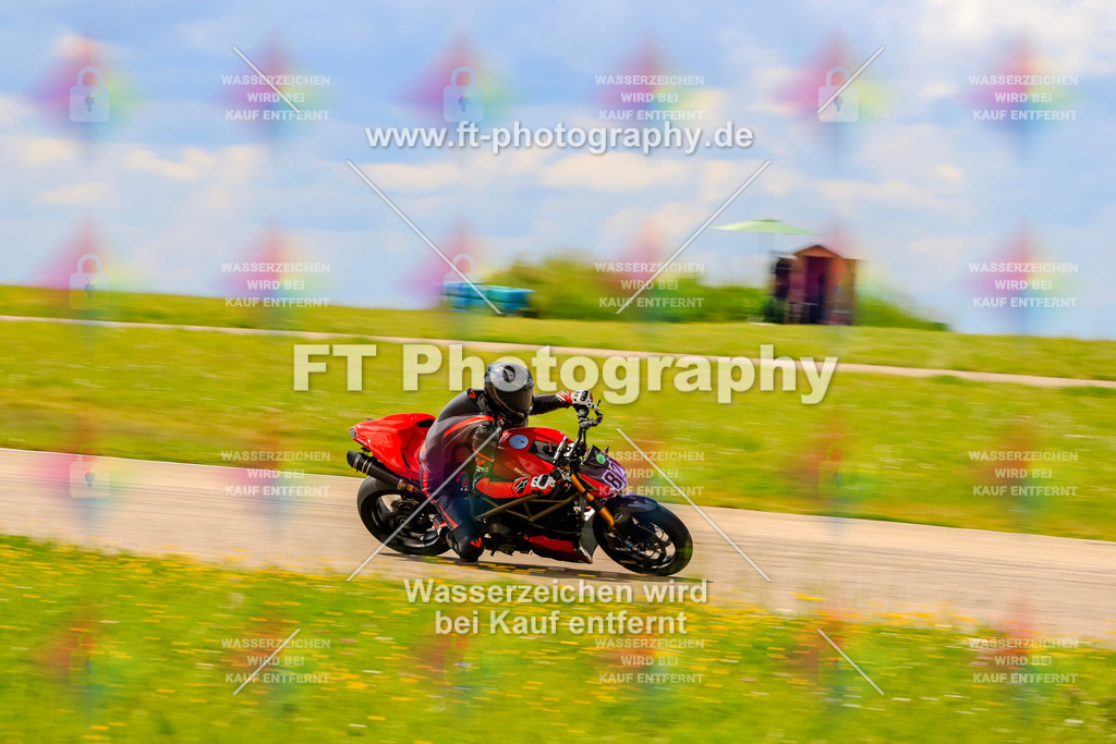 MotoTeam-0440 | Hier findet Ihr Bilder von Touristenfahrten auf der Nürburgring Nordschleife oder von anderen Veranstaltungen die ich besucht habe. Viel Spass beim Durch Schauen 