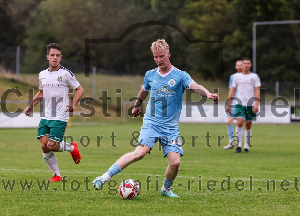 2023-07-28_083_FC_Schwaig_gegen_TSV_1860_Rosenheim | Oberding, Deutschland, 28.07.2023:
Fußball, Landesliga Südost 2023 / 2024, 3. Spieltag, FC Schwaig gegen TSV 1860 Rosenheim, Endergebnis: 1:1

Florian Grundner (TSV 1860 Rosenheim, #28)

Foto: Christian Riedel / fotografie-riedel.net