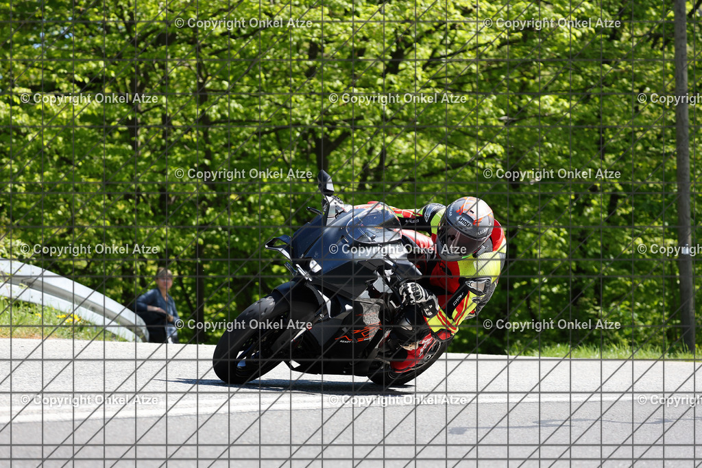IMG_9425 | Fotograf am Kyffhäuser. Onkel Atze. Kyffhäuser Rennstrecke. Café36. Motorsportfotografie. - Realisiert mit Pictrs.com