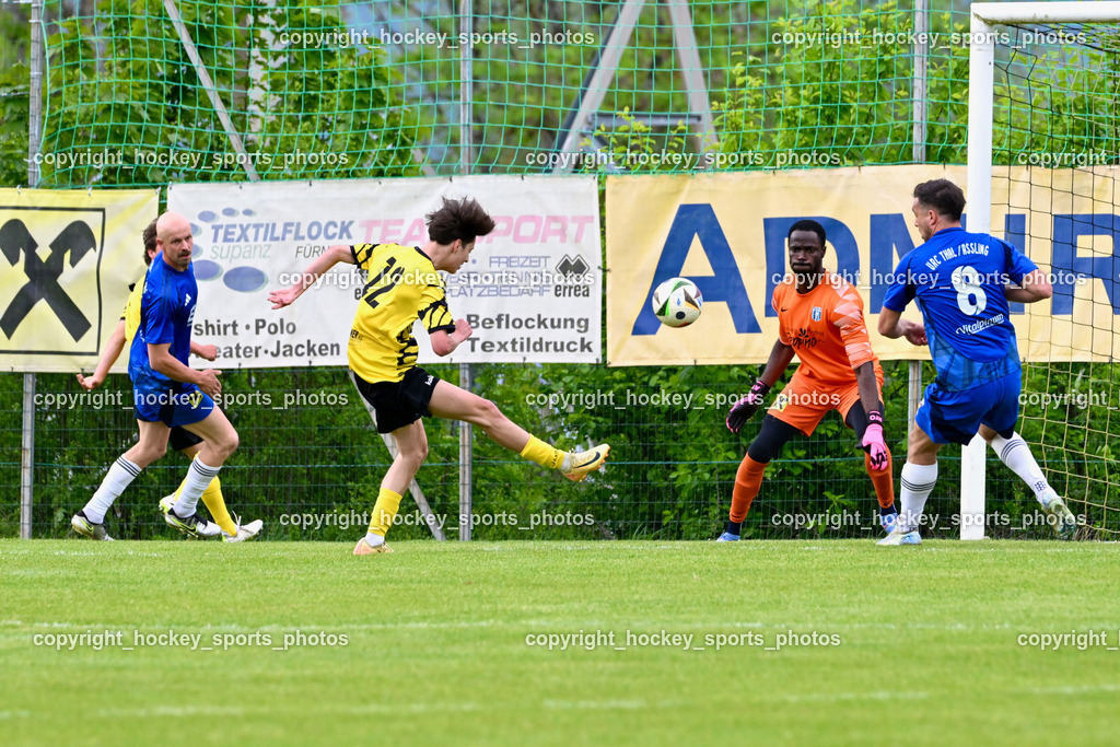 FC Faakersee vs. URC Thal Assling | #8 Patrick Hainzer URC Thal Assling, #99 Ayotunde Ezekiel Ikuepamitan URC Thal Assling, #12 Moritz Nico Prugger FC Faakersee, #14 David Walder Thal Assling, FC Faakersee vs. URC Thal Assling, FC Faakersee vs. URC Thal Assling am 04.05.2025 in Finkenstein (Sportplatz Finkenstein), Austria, (Photo by Bernd Stefan)