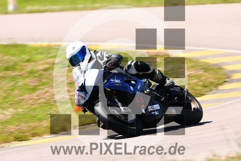 0663-20250622_01189 | Schöne Erinnerungen an spannende Momente - das festzuhalten ist unser Job. PIXELrace.de ist seit 2003 auf den Rennstrecken Europas unterwegs um die Action draußen beim Fahren und die wunderbare Stimmung imm Fahrerlager für euch einzufangen.