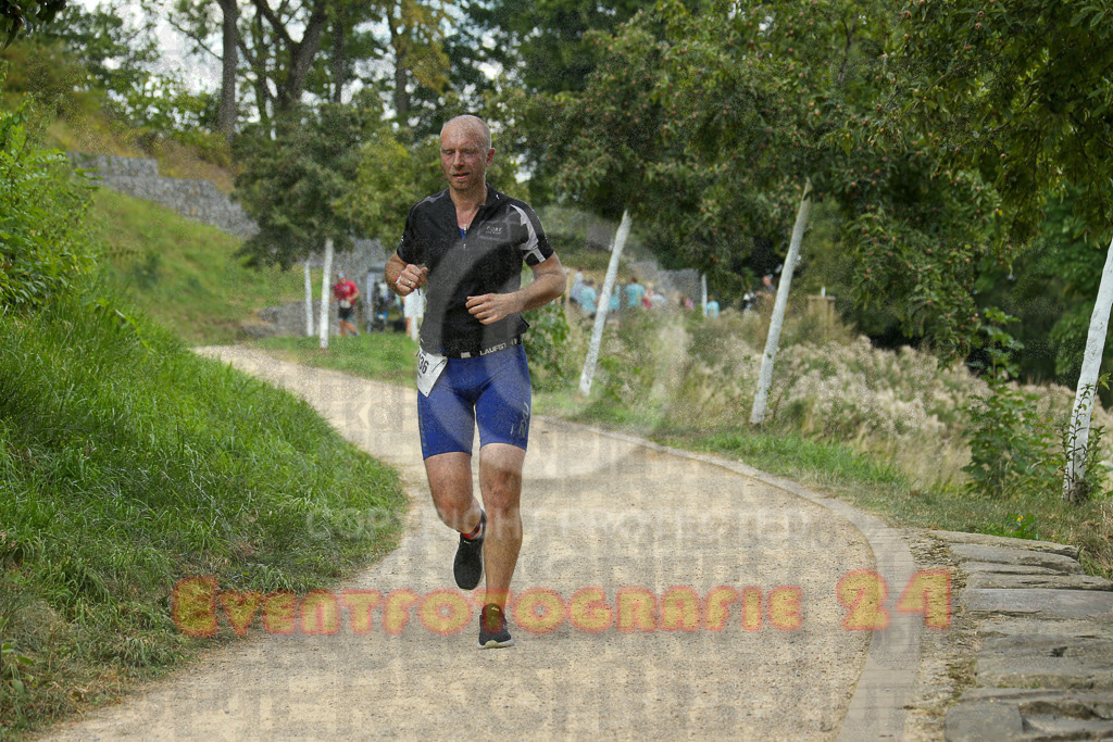 250824_1351_EX1_4010 | Sportfotografie im Rhein-Sieg Kreis, Köln, Bonn, NRW, Rheinland Pfalz, Hessen, etc. Unser Tätigkeitsfeld umfasst den Laufsport vom Volkslauf über den Marathon, Duathlon, Triathon bis zum Ultralauf wie Kölnpfad Ultra oder Schindertrail.