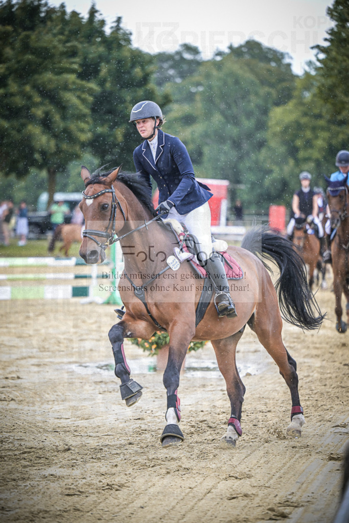 DOS_8352 | Entdecke hochwertige Reitturnierfotos von Foto Oger. Professionell, emotional und authentisch – jetzt Lieblingsmomente im Shop bestellen.Deutschlandweite Turnierfotografie. - Realisiert mit Pictrs.com