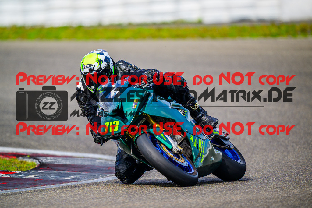 MaZZes_FotoMatrix_240911_6007705_3385 | GELB