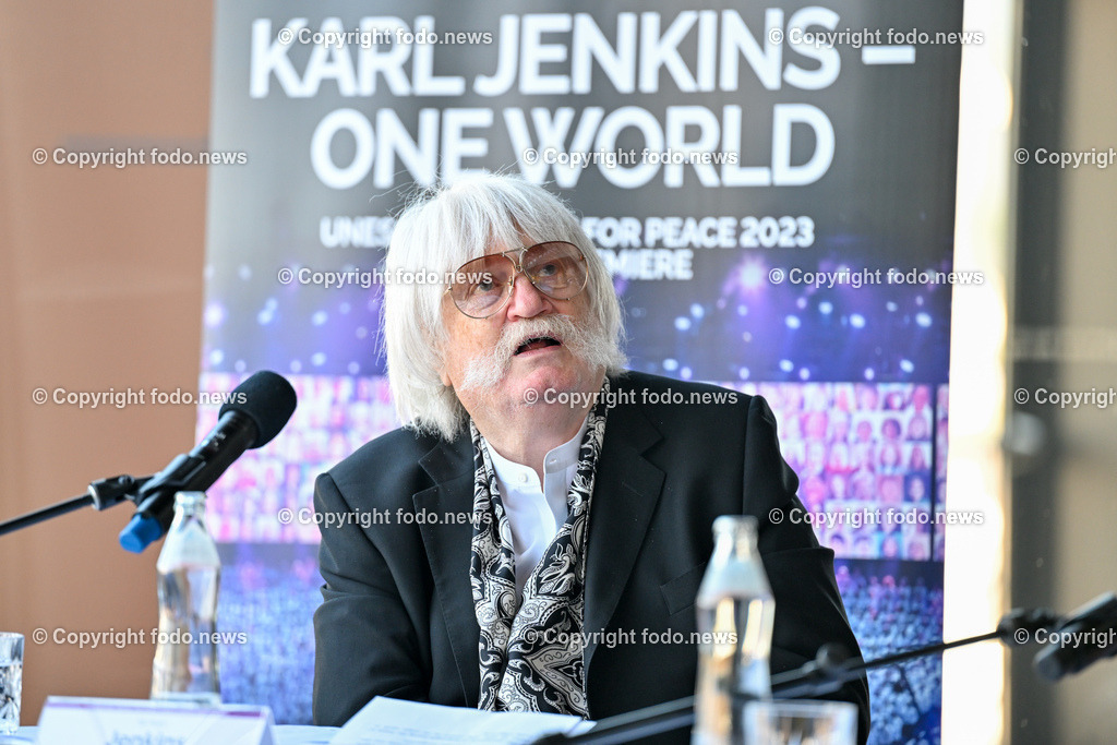 Pressekonferenz Brucknerhaus Linz_ Karl Jenkins _ One World Unesco Concert for Peace 2023_ 20.09.2023-8 | 20.09.2023, Brucknerhaus Linz, AUT, Pressekonferenz Brucknerhaus Linz, Karl Jenkins – One World Unesco Concert for Peace 2023, im Bild Sir Karl Jenkins (Komponist und Dirigent)