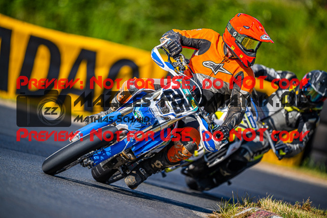 MaZZes_FotoMatrix_220528_4128 | Fotograf Mathias Schmid
Sportfotograf,
Eventfotograf,
Hochzeitsfotograf,
Portraitfotograf