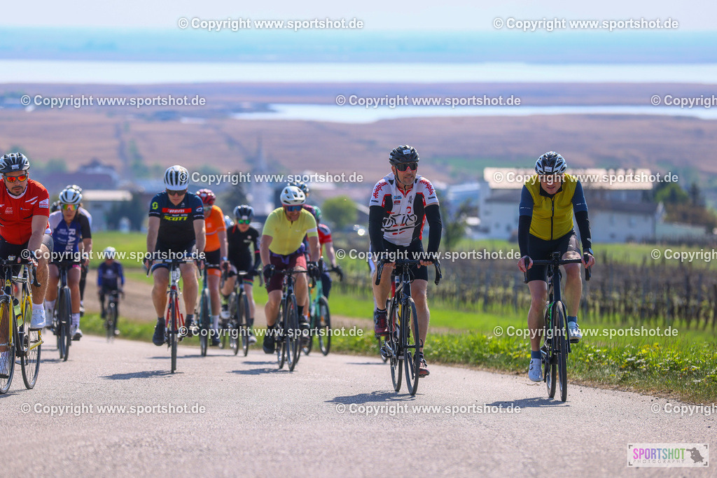 TRA_1076 | Neusiedlersee Radmarathon 2026@sportshot_your_pictrs #yourpictures#roadtowm2029 #nrm #neusiedlerseeradmarathon #neusiedlersee #neusiedlerseetourismus #burgenland #mörbisch #nrm26 #burgenlandtourismus #voglundco #poweredbyburgenlandtourismus #radsport #rad #marathon #ucigranfondo #visitburgenland #ucigranfondoworldseries