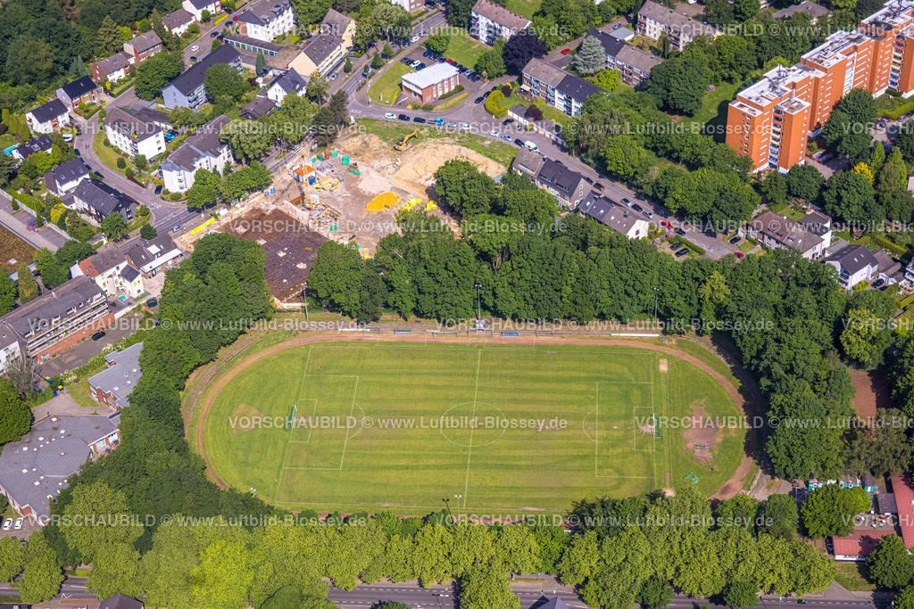 Gladbeck220501796 | Luftbild, Baustelle am Sportplatz Dorstener Straße, Zweckel, Gladbeck, Ruhrgebiet, Nordrhein-Westfalen, Deutschland
