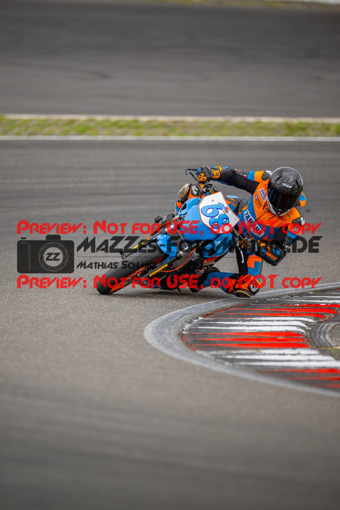 MaZZes-Fotomatrix-20260904-634375 | TWIN