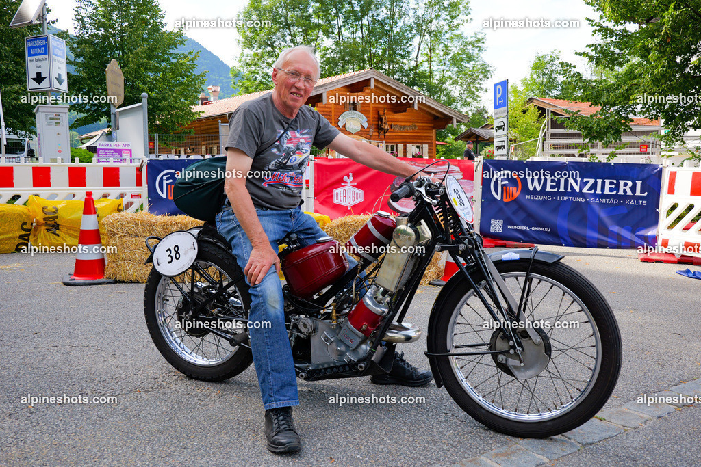 P1014639 | Erleben Sie atemberaubende, hochqualitative Fotos Ihrer Fahrt entlang der malerischen Alpenstraßen. Besuchen Sie alpineshots.com, um professionelle Aufnahmen Ihrer unvergesslichen Reise zu finden und zu kaufen - Realisiert mit Pictrs.com