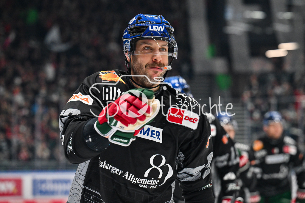 Augsburger Panther - ERC Ingolstadt | Jubel der Panther nach dem Treffer zum 1-0 durch Joseph CRAMAROSSA (Augsburger Panther 92) / Tor / Torschuetze / Freude / Happy / beim match zwischen den Augsburger Panthern und dem ERC Ingolstadt am 13. Spieltag der Penny DEL im Curt Frenzel Stadion am 23.10.2025