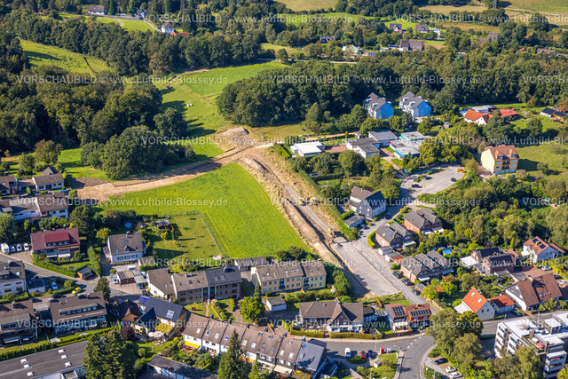 Sprockhoevel240810789 | Luftbild, Wohngebiet mit Baustelle Gedulderweg Ausbau, Niedersprockhövel, Sprockhövel, Ruhrgebiet, Nordrhein-Westfalen, Deutschland