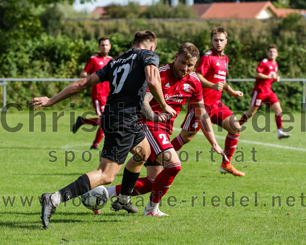 2023-09-17_046_DJK_Ottenhofen_gegen_FC_Finsing_II | Ottenhofen, Deutschland, 17.09.2023:
Fußball, Kreisklasse 2023 / 2024, 7. Spieltag, DJK Ottenhofen gegen FC Finsing II, Endergebnis: 3:0

Maximilian Lechner (DJK Ottenhofen, #17), Christopher Biendl (FC Finsing, #21)

Foto: Christian Riedel / fotografie-riedel.net