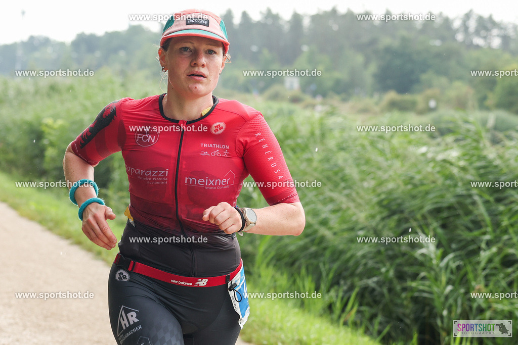 LUR_1497 | 34. M-net Erlanger Triathlon 2025 #erlangertriathlon  #mnettriathlon2025 #mnettriathlon #team #olympischedistanz #mitteldistanz #triathlon #maindonaukanal  #erlangertriathlon2025 #yourpictrs #tv1848 #tv1848erlangen  #triathlonbayern #sportinerlangen #demsportverbunden #sportshot_your_pictrs Copyright: www.sportshot.de