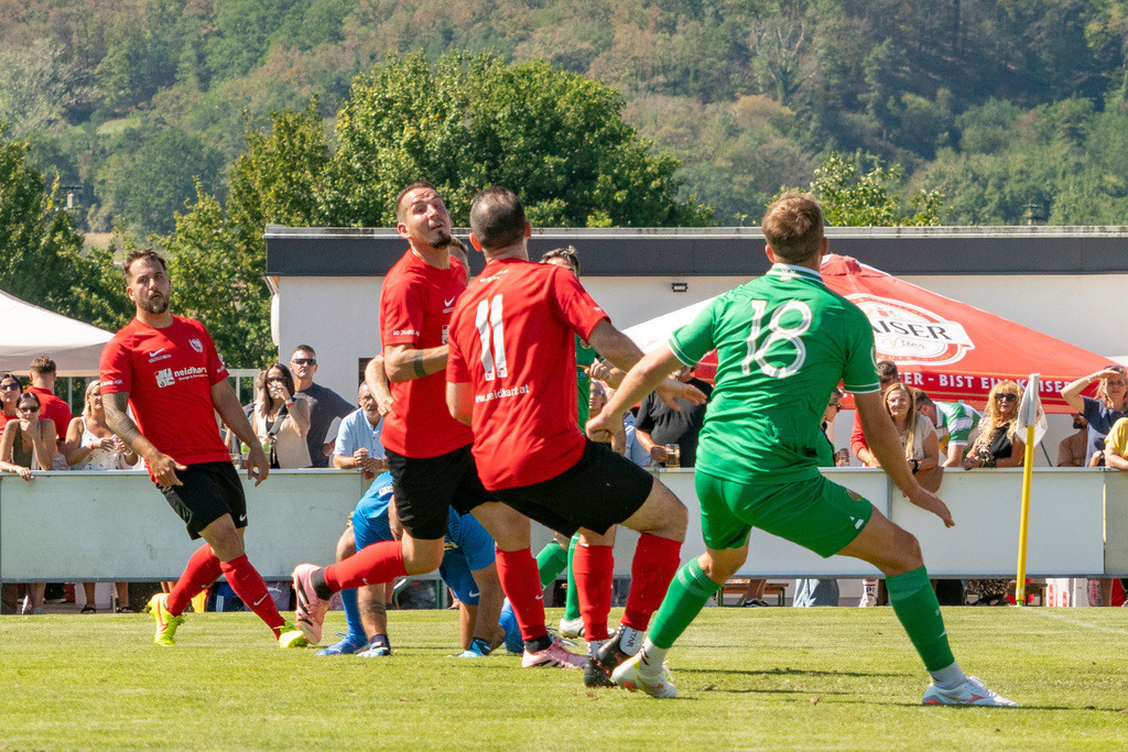 Spiel-0207_Legenden ASK-RAPID | Fotodoku 80 Jahre ASK-Loosdorf: Legendenmatch ASK-Loosdorf - Rapid WIENSponsoren, Mannschaften, Begrüßung, Interviews, das Spiel, Besucher, Fans, Stimmung.