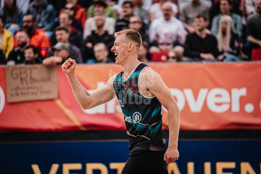 Beachvolleyball | Männer | Allianz German Beach Tour 2025 | Tourstop Bremen | 15.06.2025 | Jonas Reinhardt jubelt