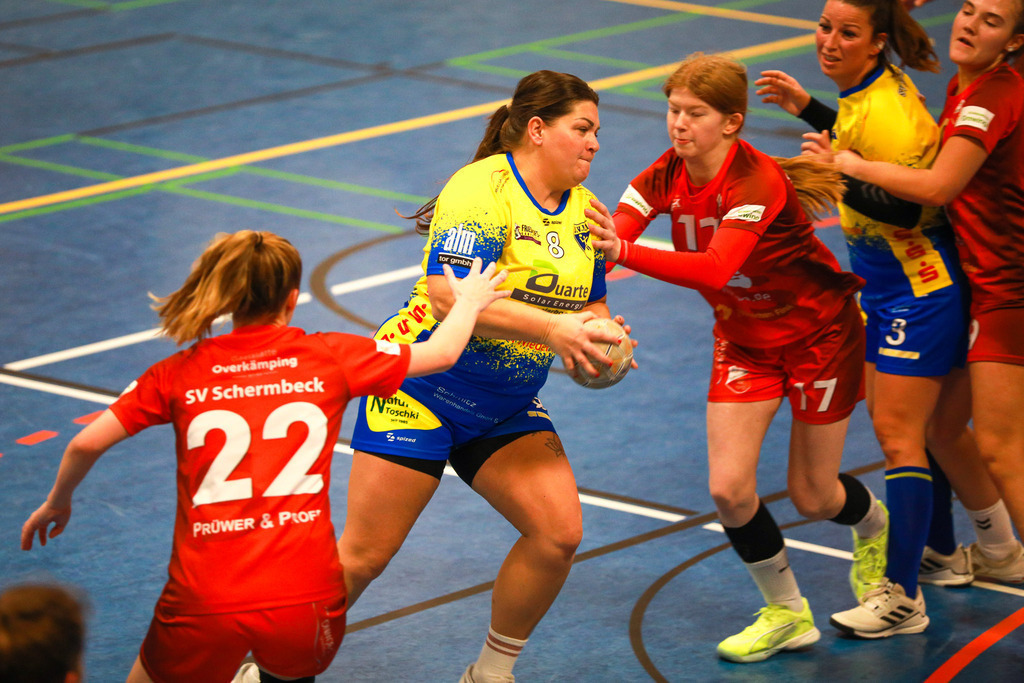 SvSchermbeck_SVN_061225_144 | Bildergalerie von Sport-Ereignissen aber auch von weiteren spannenden Dingen - nicht nur vom Niederrhein. In Anlehnung an den bekannten Spruch von Hanns Dieter Hüsch heißt das Motto: "Niederrhein ist überall".  - Realisiert mit Pictrs.com