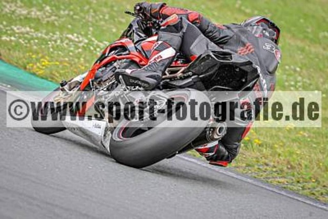 spof2904 | Professionelle Fotos von Sportveranstaltungen, aber auch Hochzeiten und anderen Events. - Realisiert mit Pictrs.com