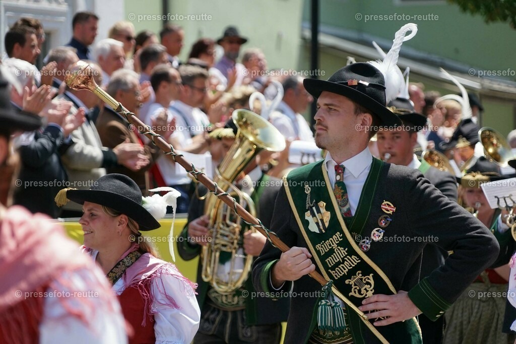 25b-EHRWALD-Bundesmusikfest-2023-Juni16-Reutte-DSC06688 | Info aus dem Bezirk Reutte/Ausserfern Tirol sowie eine umfangreiche Bilddatenbank über die gesamte Region: Lechtal, Talkessel Reutte, Tannheimertal, Zwischentoren. Lech, Plansee, Zugspitze, Grenztunnel, B179, Fernpassstraße, Verkehr, Lawinen, Tradition, - Realisiert mit Pictrs.com