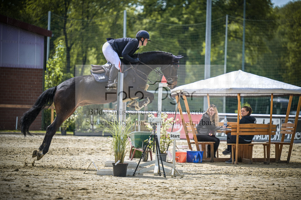 DOS_0432 | Entdecke hochwertige Reitturnierfotos von Foto Oger. Professionell, emotional und authentisch – jetzt Lieblingsmomente im Shop bestellen.Deutschlandweite Turnierfotografie. - Realisiert mit Pictrs.com